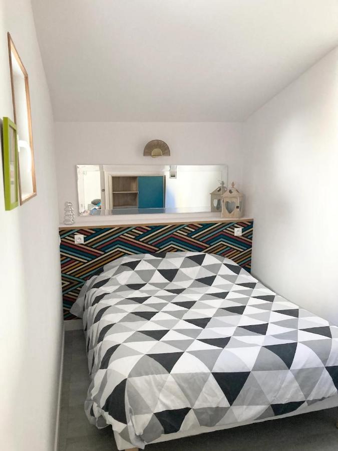La Petite Maison Tahet, 2 Pers Avec Terrasse Basse-Indre Kültér fotó